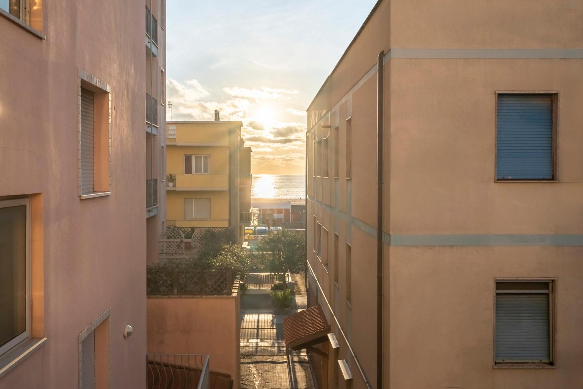 Lola Piccolo Hotel E Appartamenti มารีนาดีกรอซเซโต ภายนอก รูปภาพ