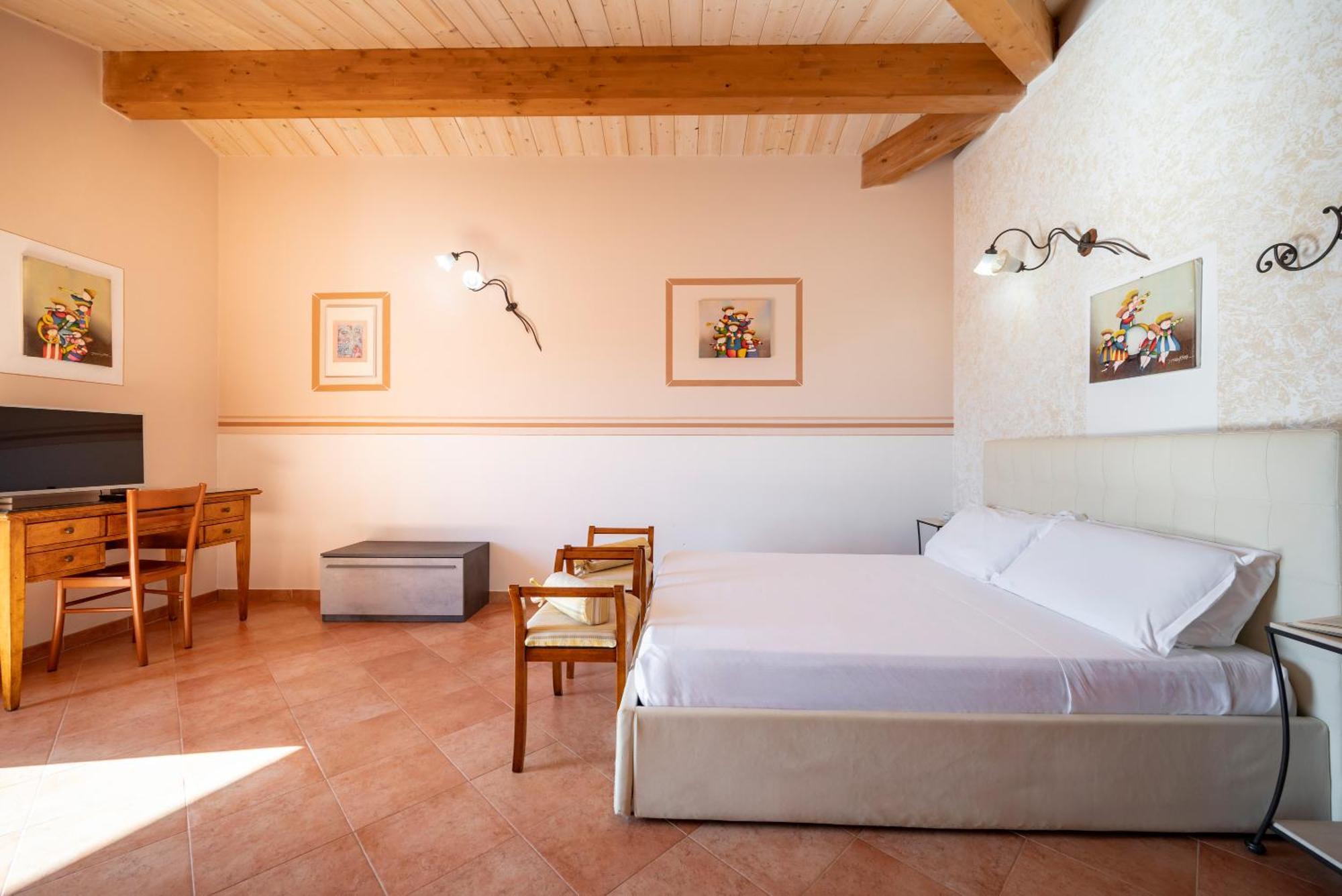 Lola Piccolo Hotel E Appartamenti มารีนาดีกรอซเซโต ภายนอก รูปภาพ